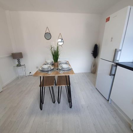 Bv Luxury Spacious 3 Bedroom House At Isaac Close Manchester Eksteriør billede