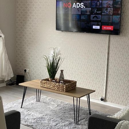 Bv Luxury Spacious 3 Bedroom House At Isaac Close Manchester Eksteriør billede