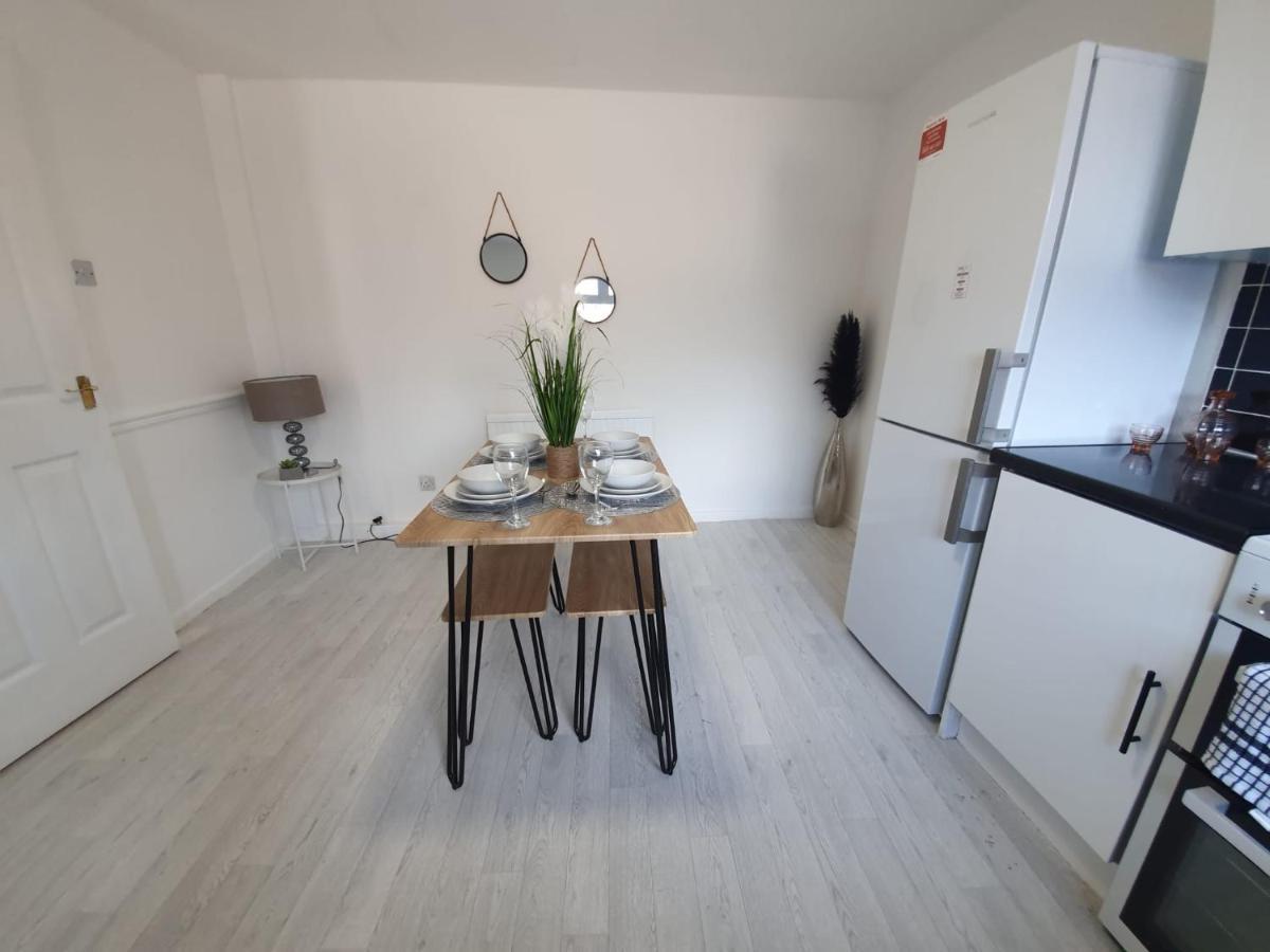 Bv Luxury Spacious 3 Bedroom House At Isaac Close Manchester Eksteriør billede