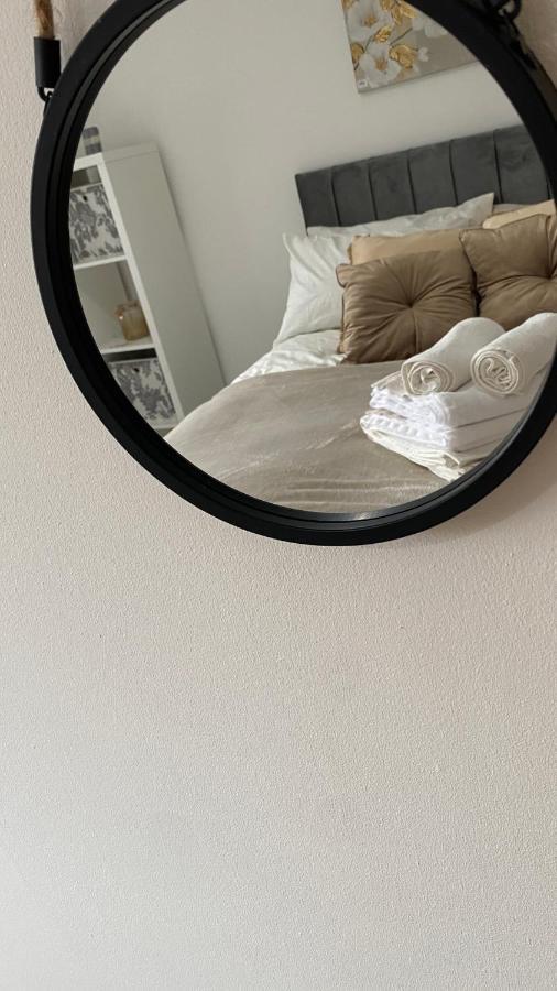 Bv Luxury Spacious 3 Bedroom House At Isaac Close Manchester Eksteriør billede