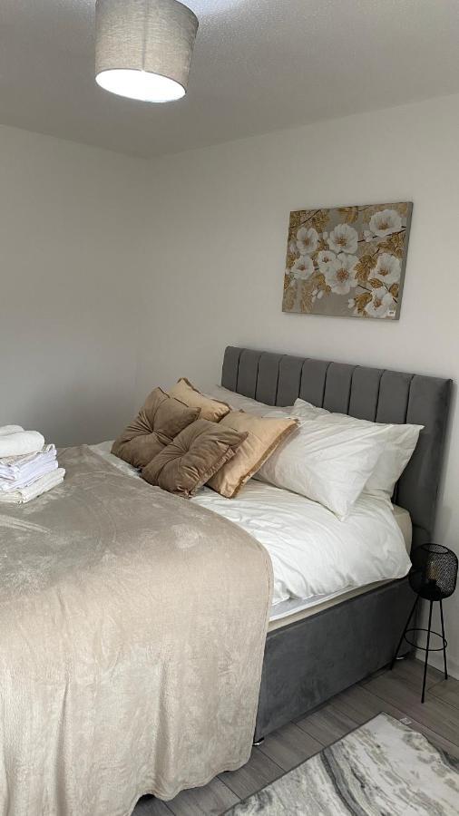 Bv Luxury Spacious 3 Bedroom House At Isaac Close Manchester Eksteriør billede