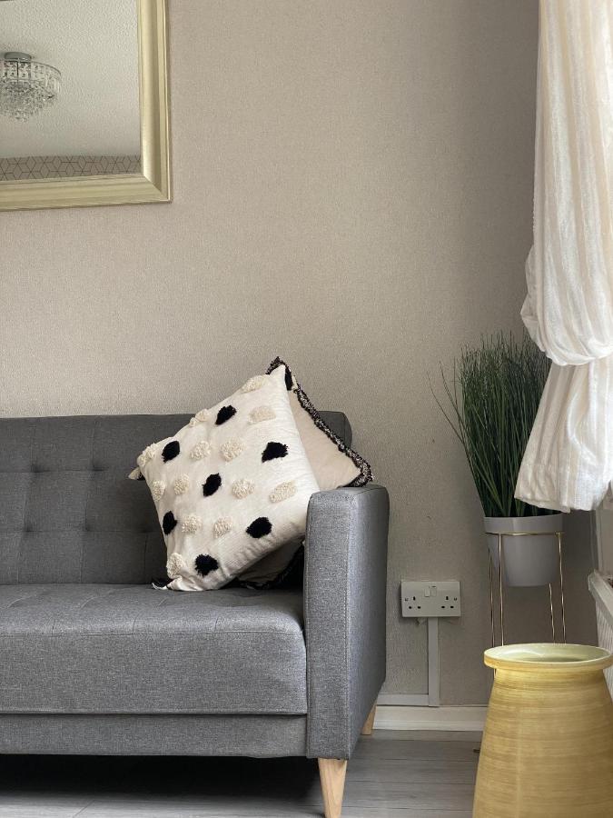 Bv Luxury Spacious 3 Bedroom House At Isaac Close Manchester Eksteriør billede