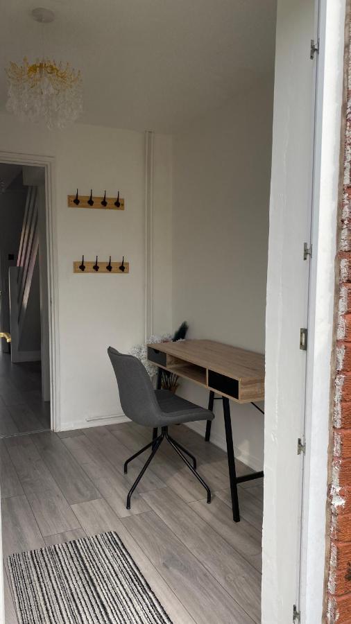 Bv Luxury Spacious 3 Bedroom House At Isaac Close Manchester Eksteriør billede