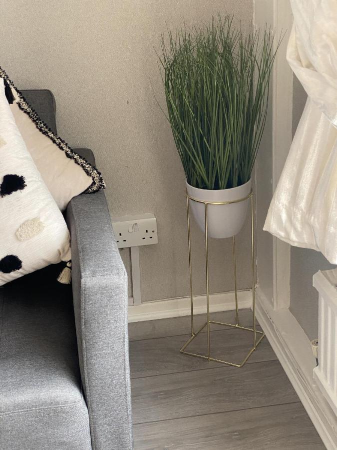 Bv Luxury Spacious 3 Bedroom House At Isaac Close Manchester Eksteriør billede