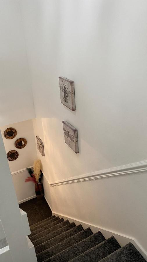Bv Luxury Spacious 3 Bedroom House At Isaac Close Manchester Eksteriør billede