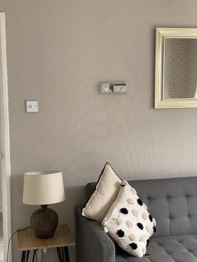 Bv Luxury Spacious 3 Bedroom House At Isaac Close Manchester Eksteriør billede