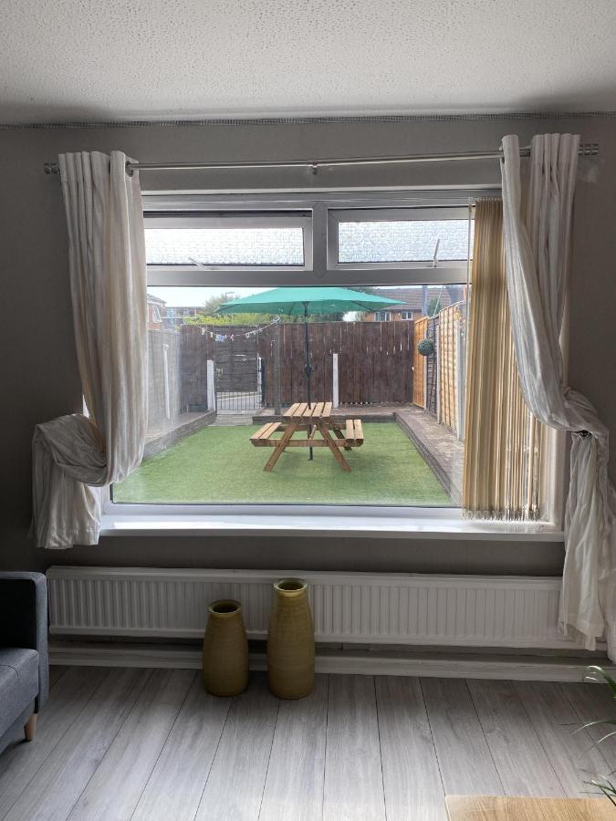 Bv Luxury Spacious 3 Bedroom House At Isaac Close Manchester Eksteriør billede