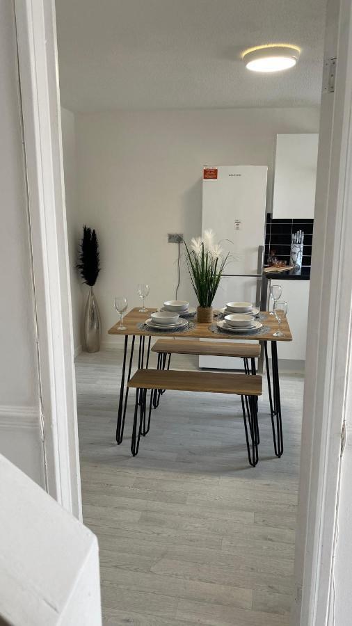 Bv Luxury Spacious 3 Bedroom House At Isaac Close Manchester Eksteriør billede