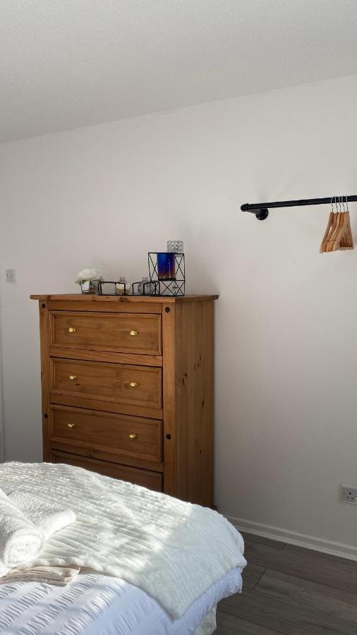 Bv Luxury Spacious 3 Bedroom House At Isaac Close Manchester Eksteriør billede