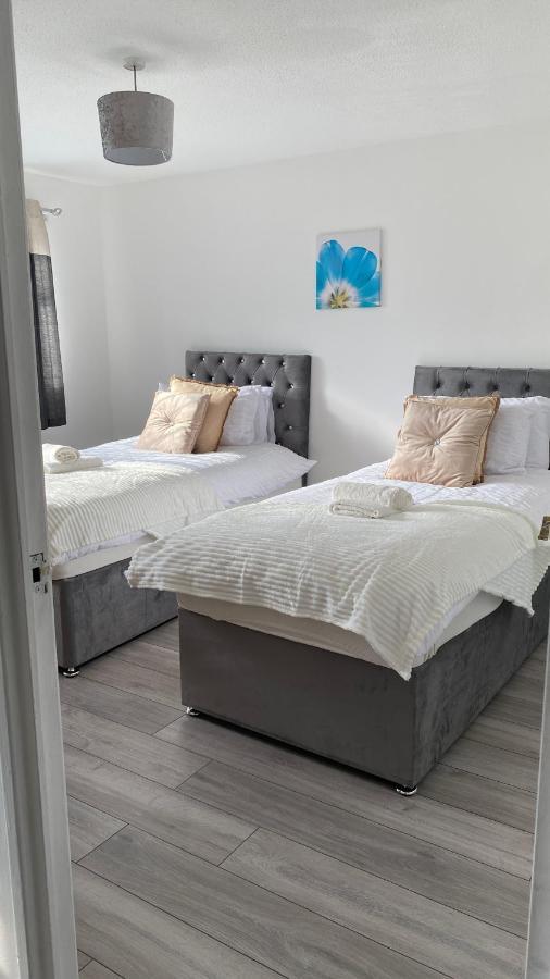 Bv Luxury Spacious 3 Bedroom House At Isaac Close Manchester Eksteriør billede
